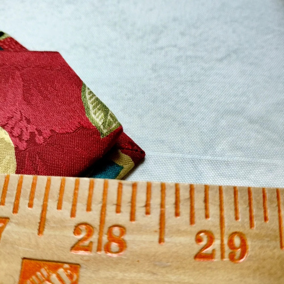 BOSS Hugo Boss Silk Necktie Tie Red Cream Floral Pattern Made in Italy - Picture 7 of 9